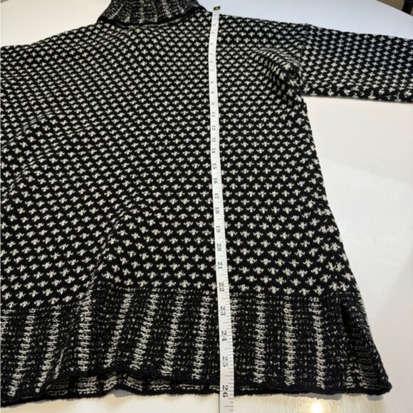 MaxMara Medallion Wool Turtleneck Sweater Size Medium - Picture 6 of 8